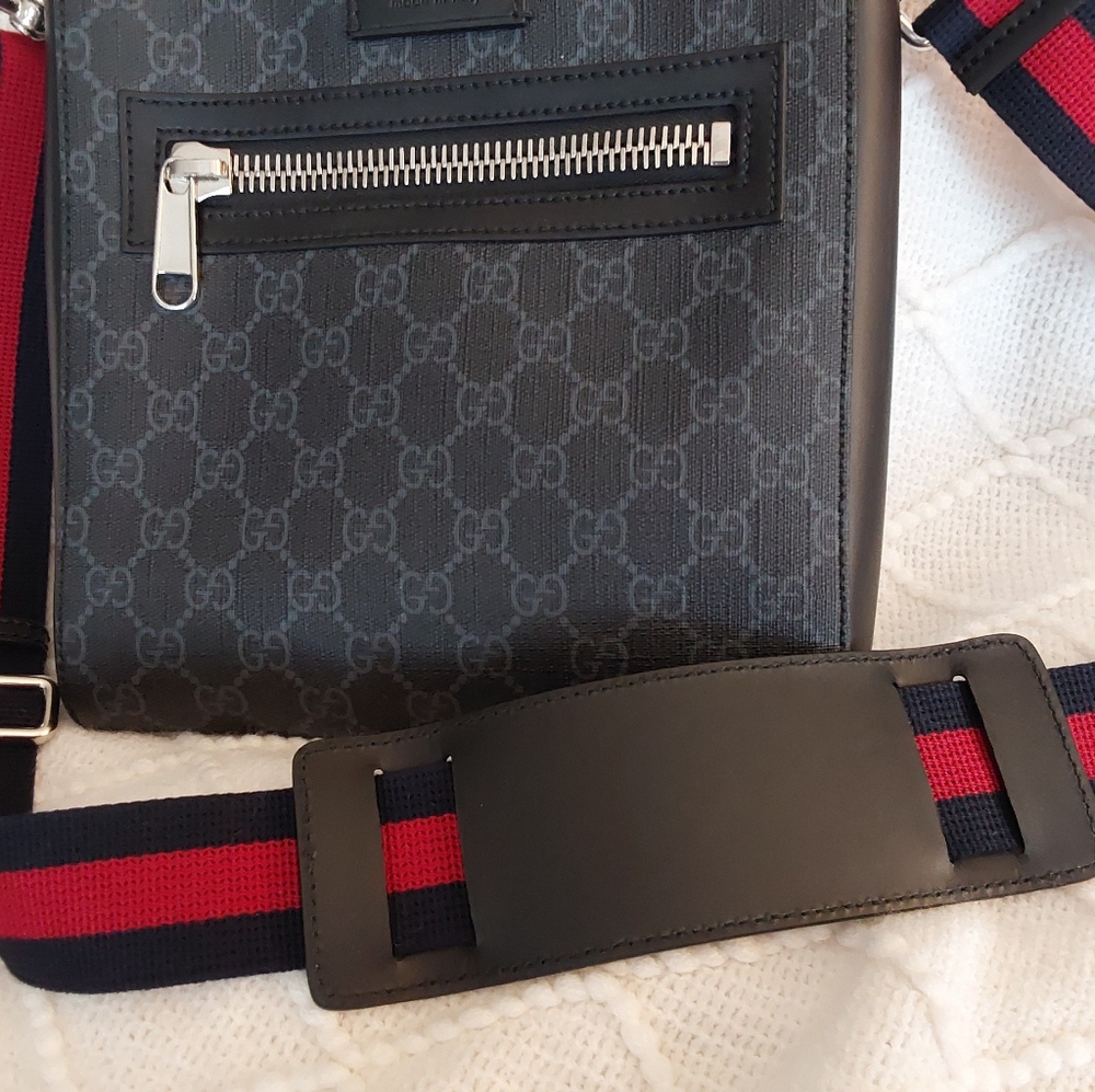GUCCI GG MENS MESSANGER BAG - Picture 12 of 15